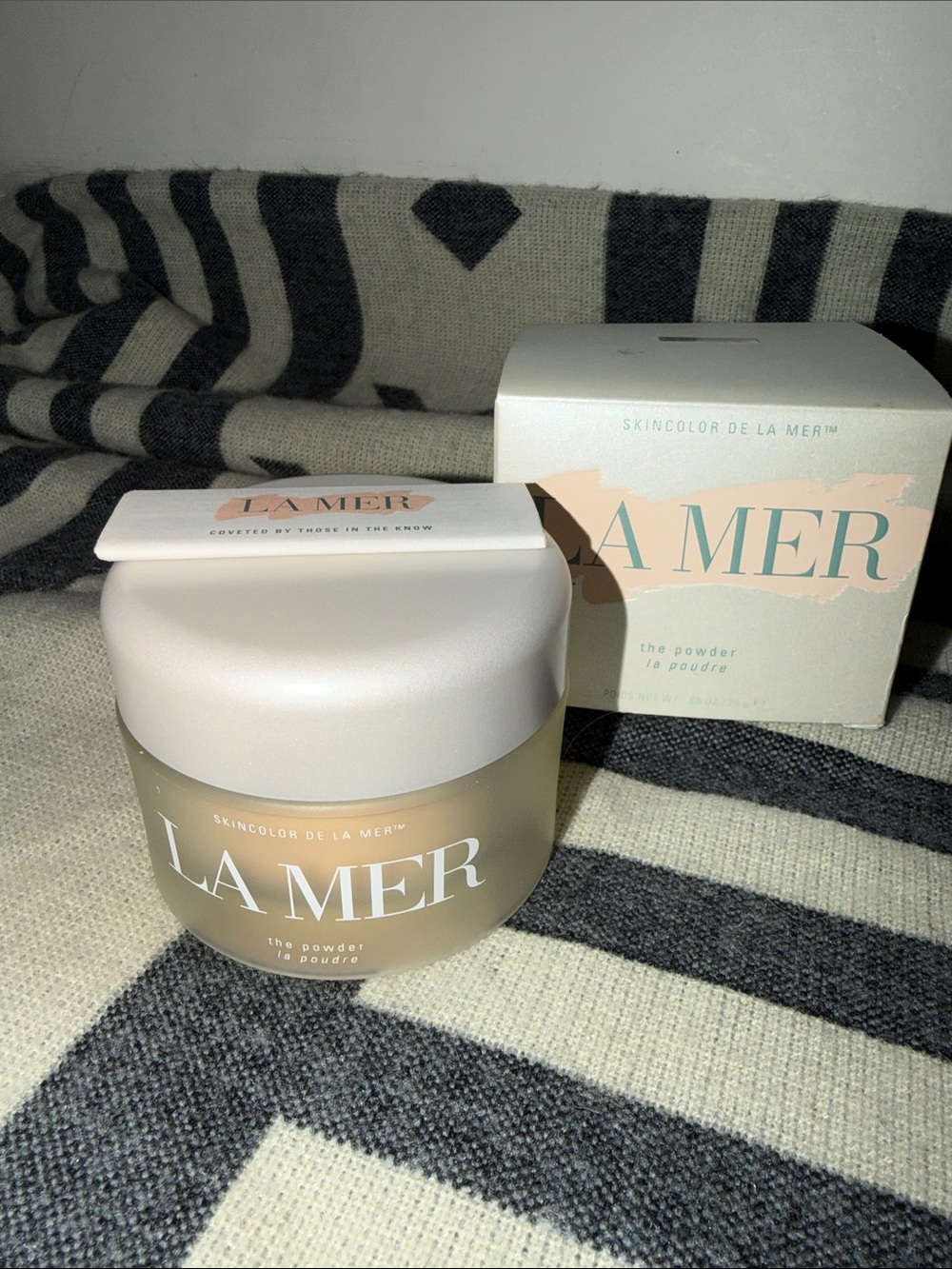 La Mer The Powder-05 Translucent - Picture 4 of 7